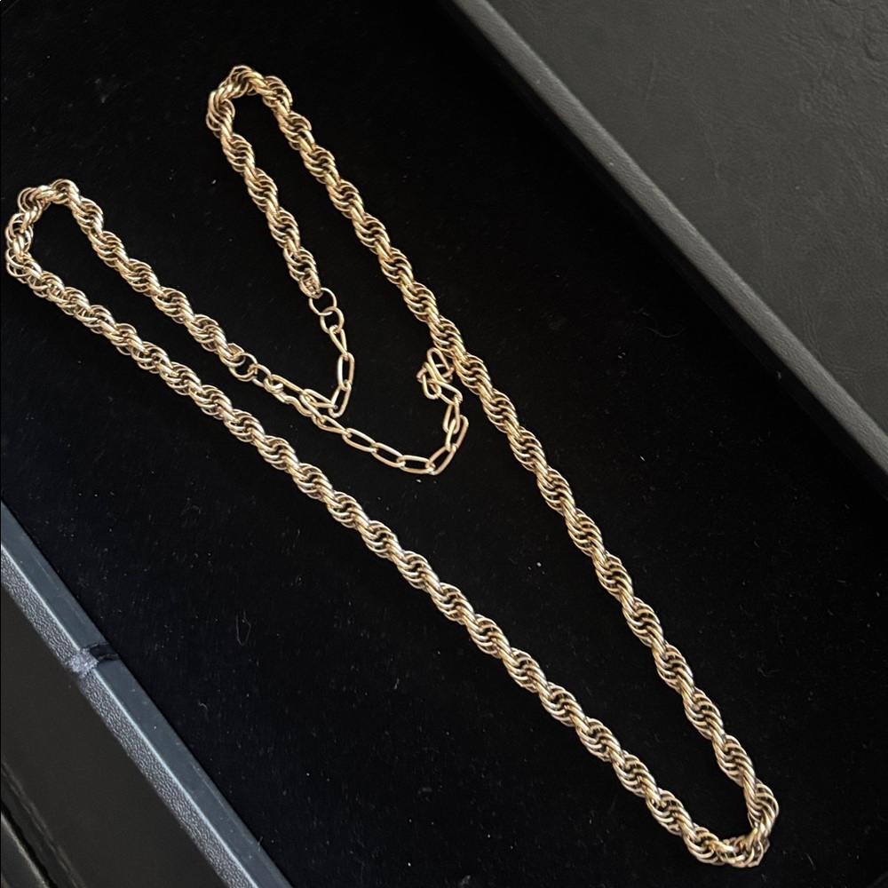 Sarah Coventry Elegant thick Gold Rope  36” Chain Necklace